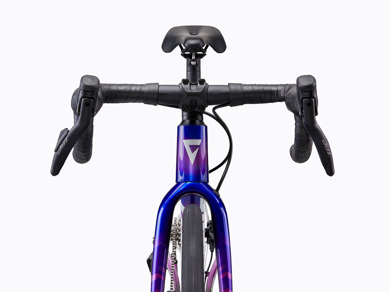 front view of MY26Seek1 Giant Color C Purple Storm Road bike.